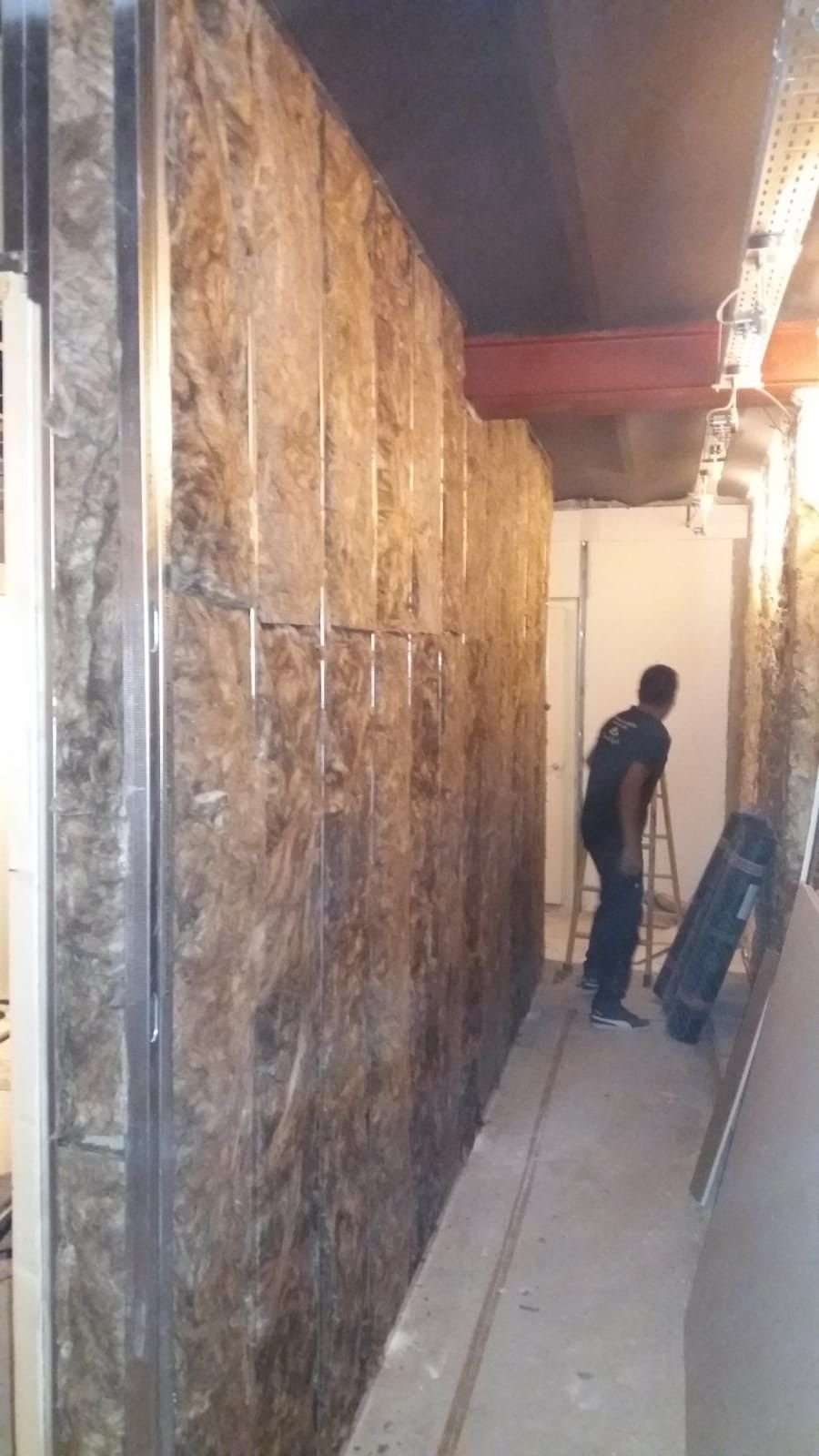 Pasillo · acabado en piedra