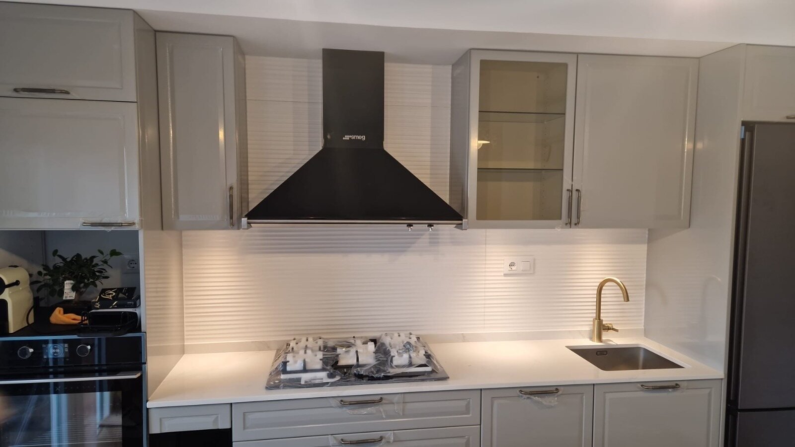 Cocina reformada con campana SMEG (terminada)